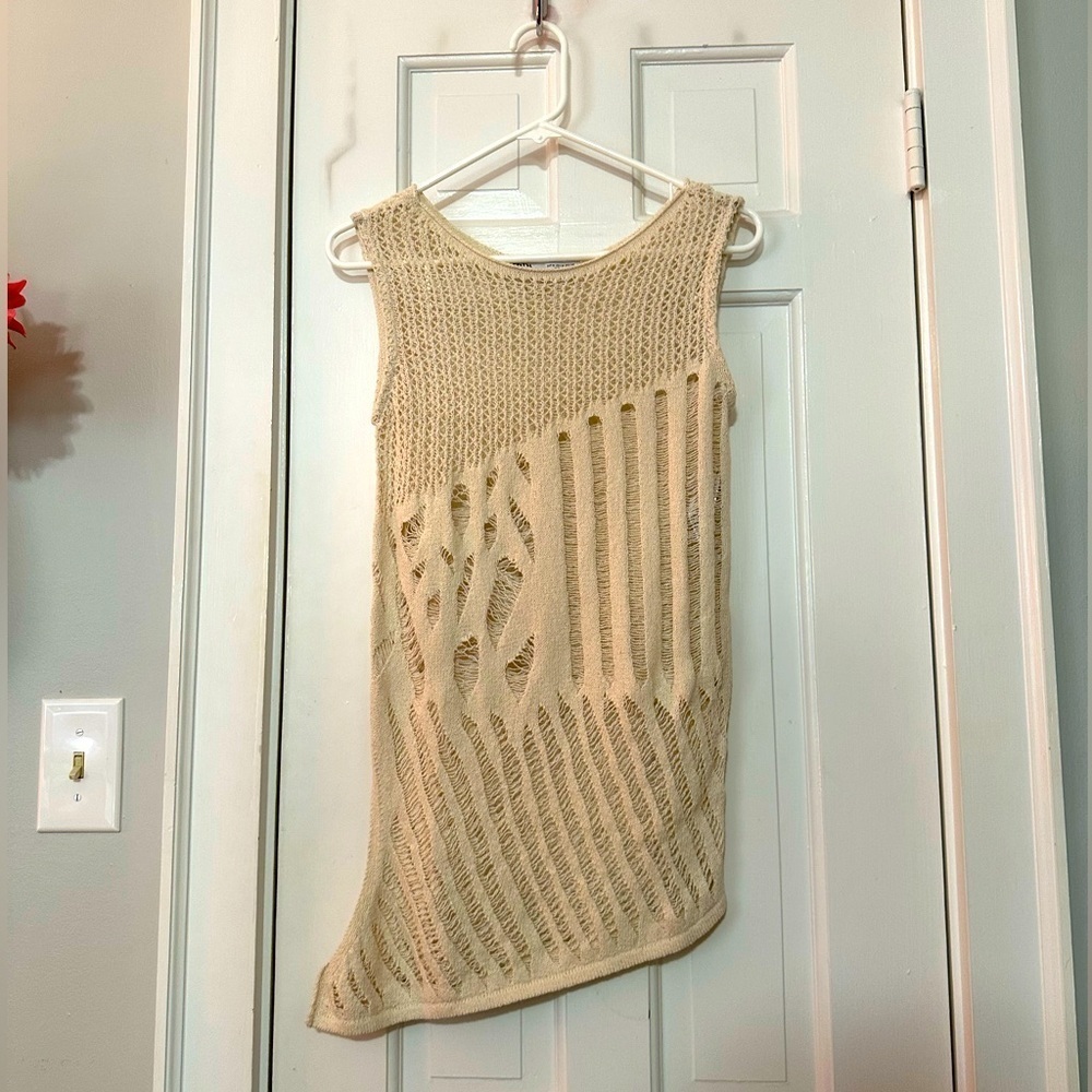 Zara sweater size medium